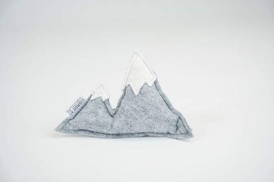 Mountain felt toy for cats