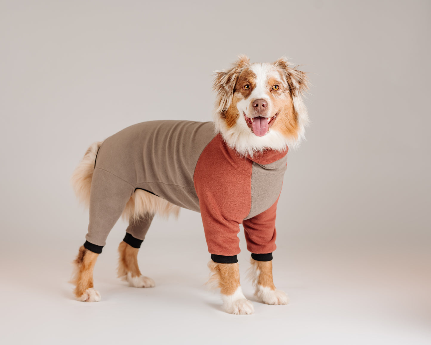 Made to measure 4 legs sweater fleece for cats or dogs.